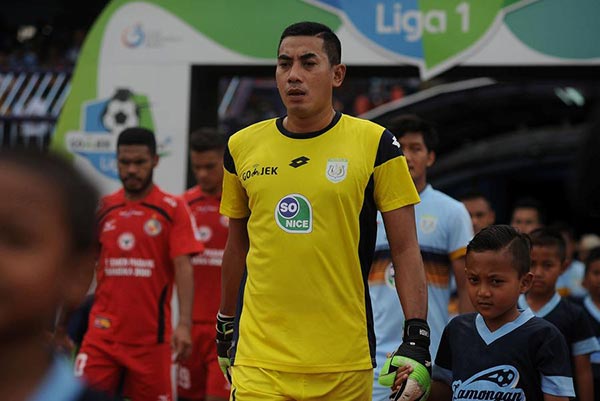 Goalkeeper dies after collision in Indonesian league game