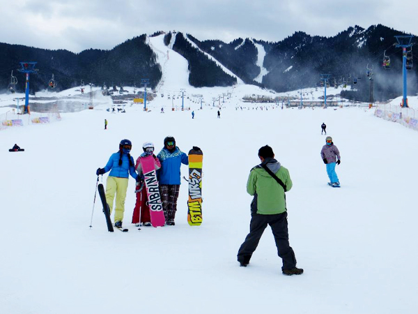 Ski fields in Urumqi opens for business
