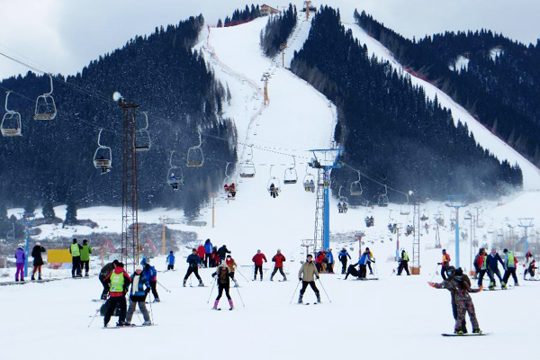 Ski fields in Urumqi opens for business