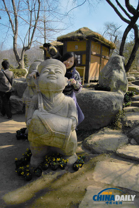 Trip to Nami Island presents tourists with exotic experience