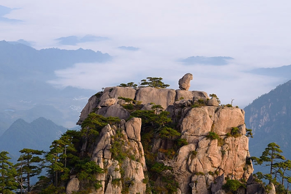 Closer encounter with nature at Huangshan International Mountaineering Festival