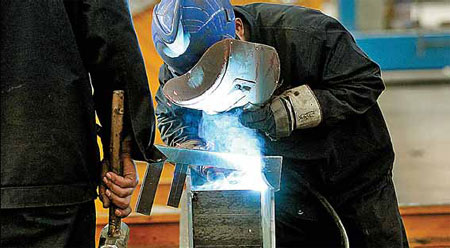 Chinese skilled laborers look overseas