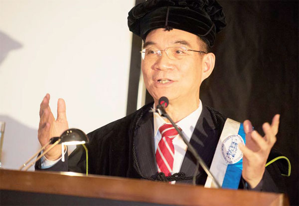Economic guru who swims against tide