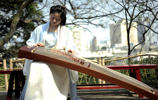 Stringing an instrument along
