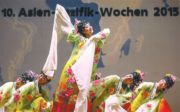 China brings cultural feast to Berlin