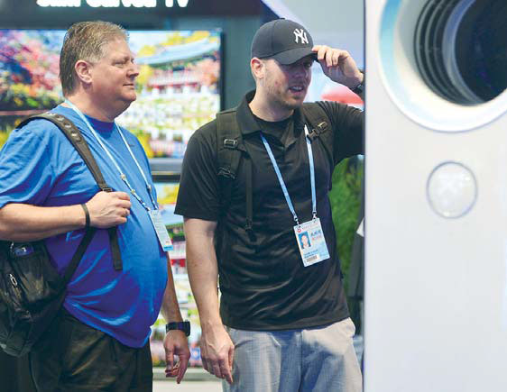 High-tech wins fans at Canton Fair