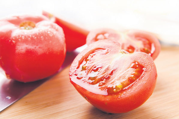 tomatoes in the chinese kitchen