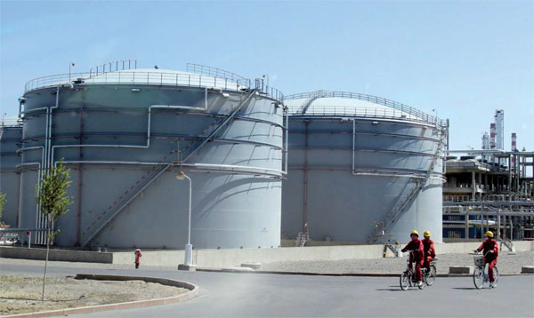 Nation edges toward ending State monopoly on oil
