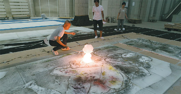 Exploding canvas
