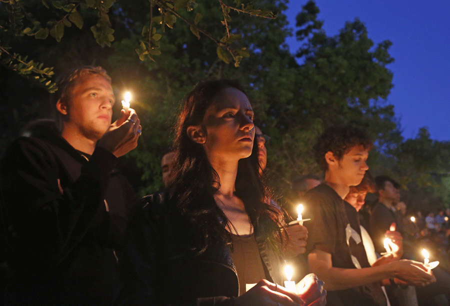 Candlelight vigil to mourn shooting victims in California