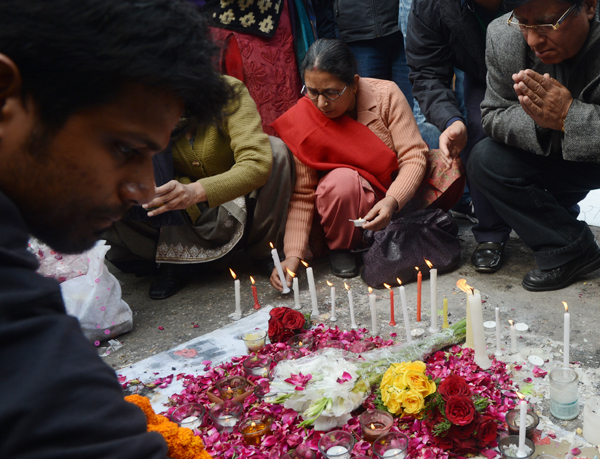 Indians mourn gang rape victim
