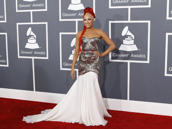 Stars show skin, but adhere to Grammy dress code