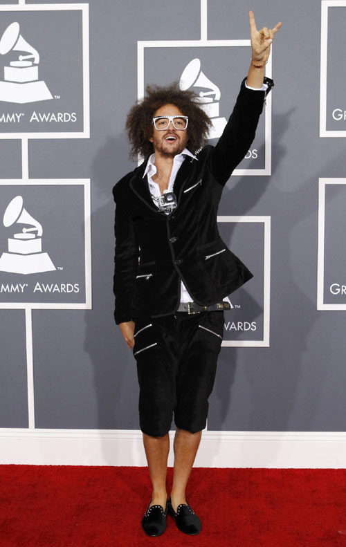 Stars show skin, but adhere to Grammy dress code