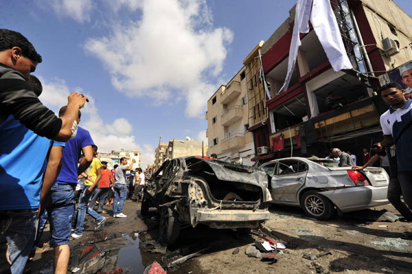 Car bomb kills 3 outside hospital in Benghazi