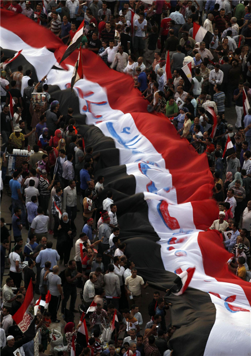 Huge crowds rally in Egypt, political talks stalled