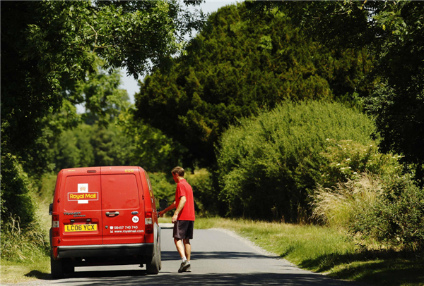 Postal workers to get shares in private Royal Mail