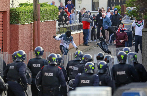 Northern Ireland riot flares for second day