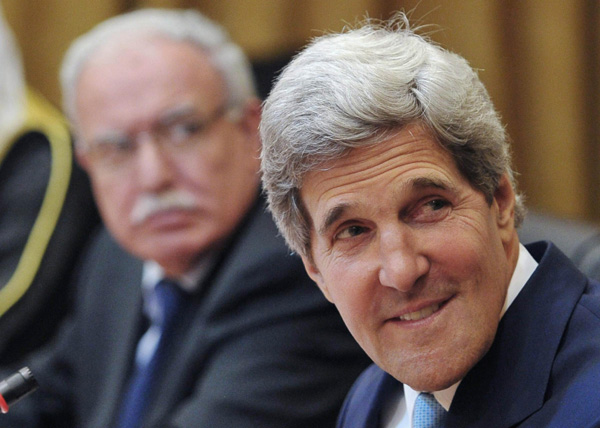 Kerry briefs Abbas on reviving Mideast peace talks