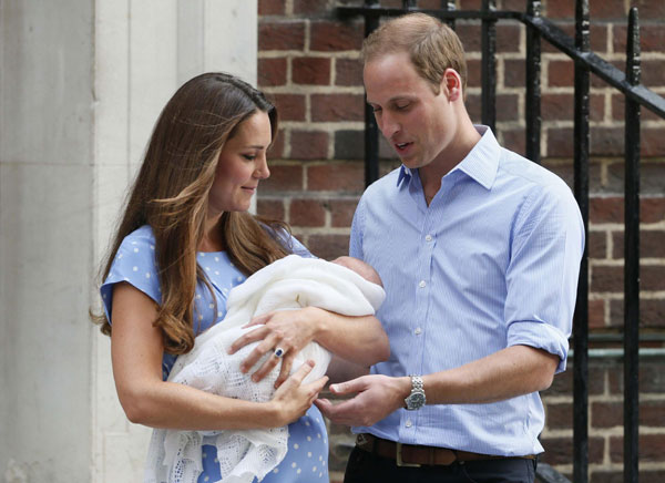 Royals keep world waiting for baby's name