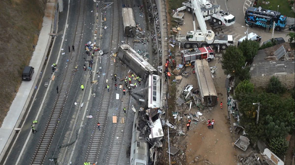 Spain declares 3 days of mourning for train crash