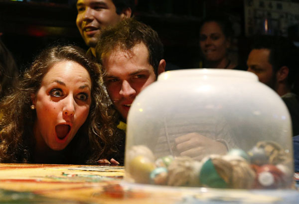 Sydney's quirky night out:pub crab race