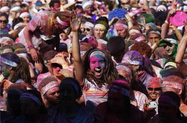 15,000 participate in Sydney Color Run