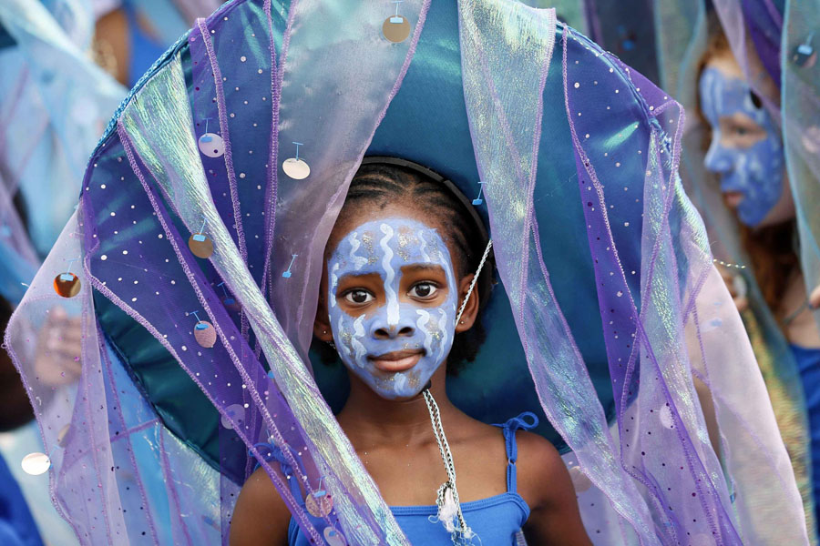 Notting Hill Carnival opens as a color feast