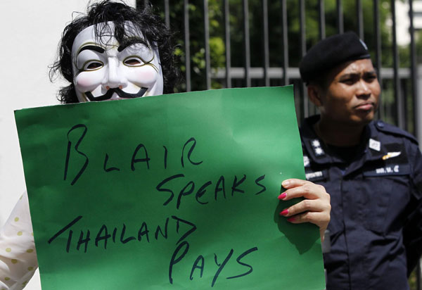 Tony Blair's speaker fee draws protest in Thailand
