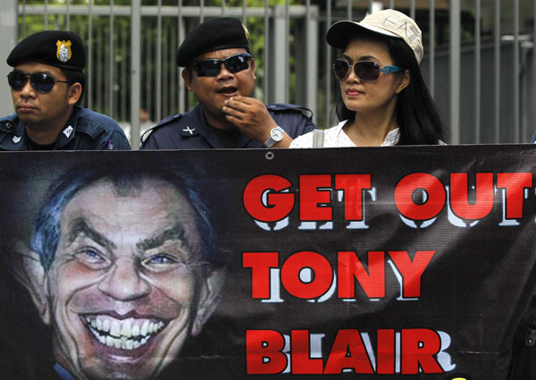 Tony Blair's speaker fee draws protest in Thailand