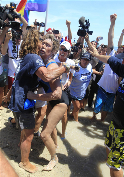 Woman, 64, sets record with Cuba-to-Florida swim