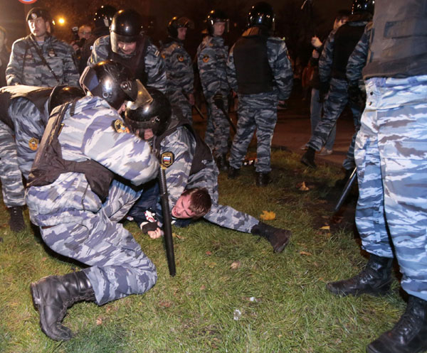 Rioting erupts in Moscow