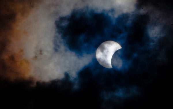 Kenya enhances security as tourists flock to see eclipse
