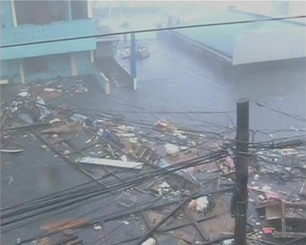 Supertyphoon lands in Philippines, forces mass evacution