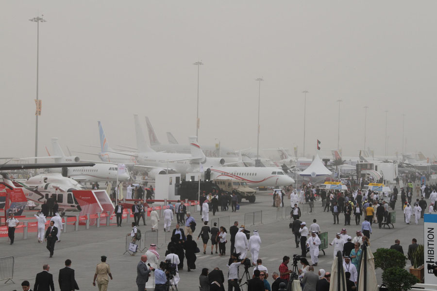 Dubai Airshow opens in sandstorm