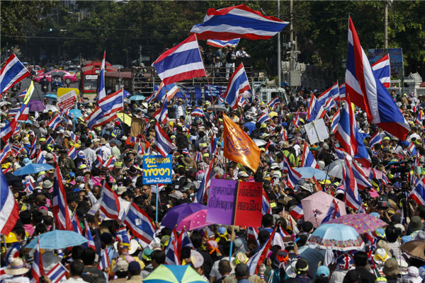 Protesters march to support Bangkok 'shutdown'