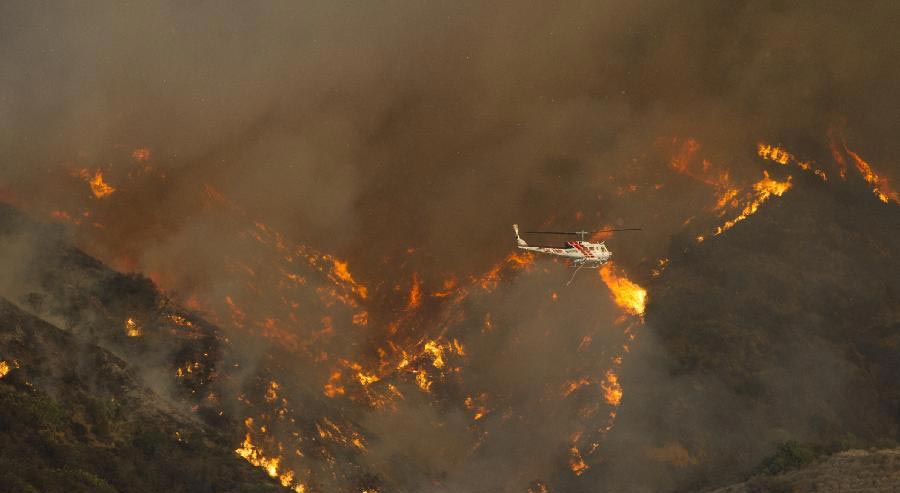 Wildfire out of control in Los Angeles, US