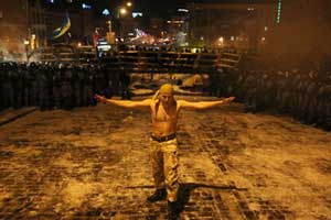 Freed Ukrainian opposition icon Tymoshenko rallies crowds