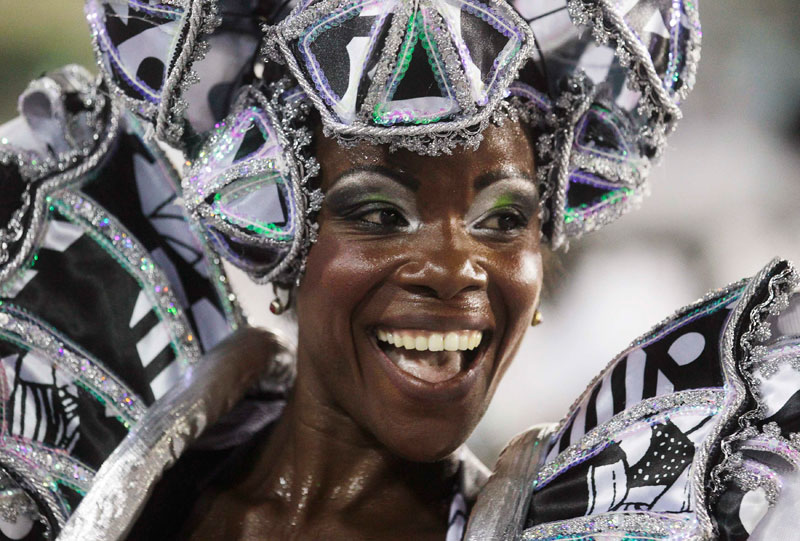 Carnival parade kicks off in Brazil