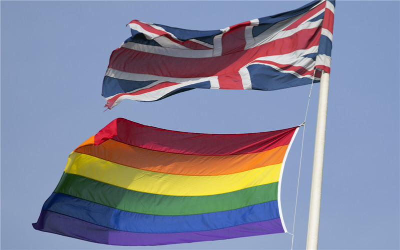 Cameron toasts Britain's first gay marriages