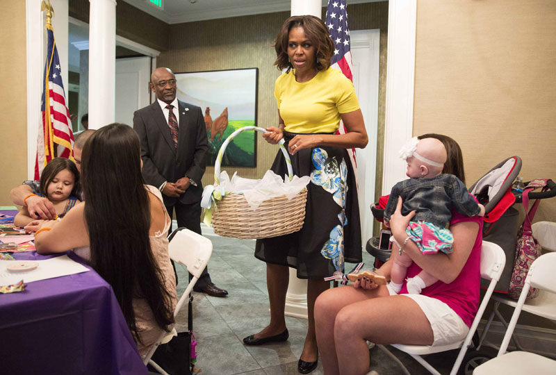 Michelle Obama plays with kids