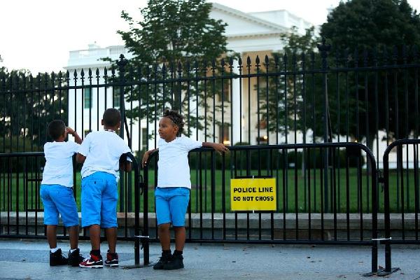 Fence-jumper ran through much of main floor of White House