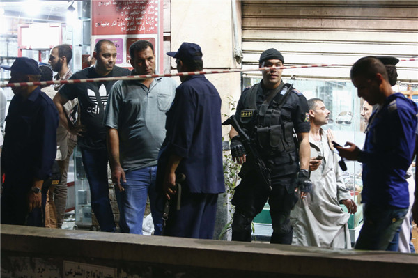12 injured in explosion in downtown Cairo