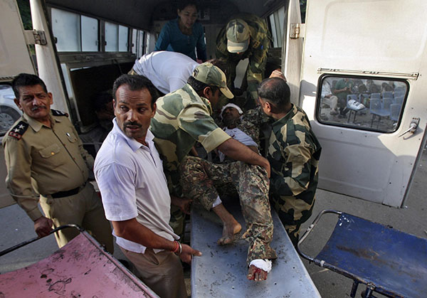 India, Pakistan troops violate cease-fire on Kashmir LoC