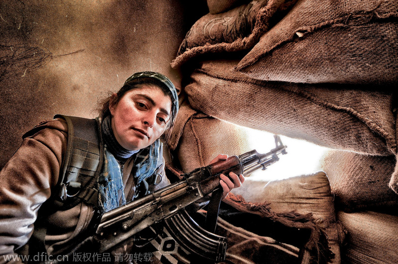Female fighters in the battle agaist IS