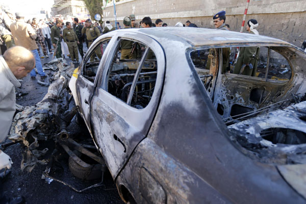 Suicide bomber kills dozens in Yemen