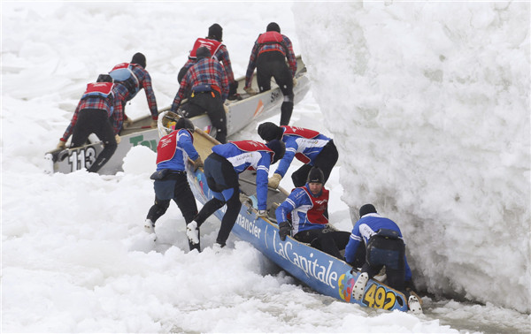Ice canoe races in Quebec