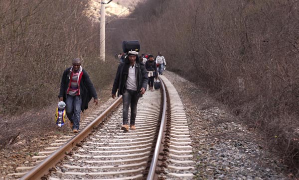 Migrants risk lives crossing into Europe