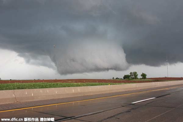 More storms headed for Great Plains after tornadoes kill one in Oklahoma, US