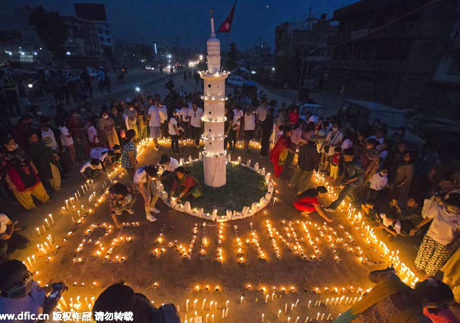 Candlelight vigil held for victims in Nepal earthquake