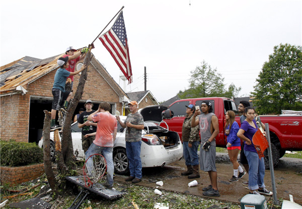 Tornadoes kill at least 5 in Texas and Arkansas